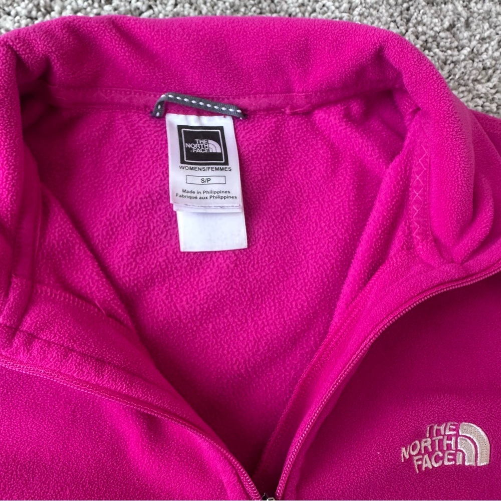The North Face Bright Pink Fleece Quarter Zip Pullover Small | Lightweight Layer - Picture 3 of 8